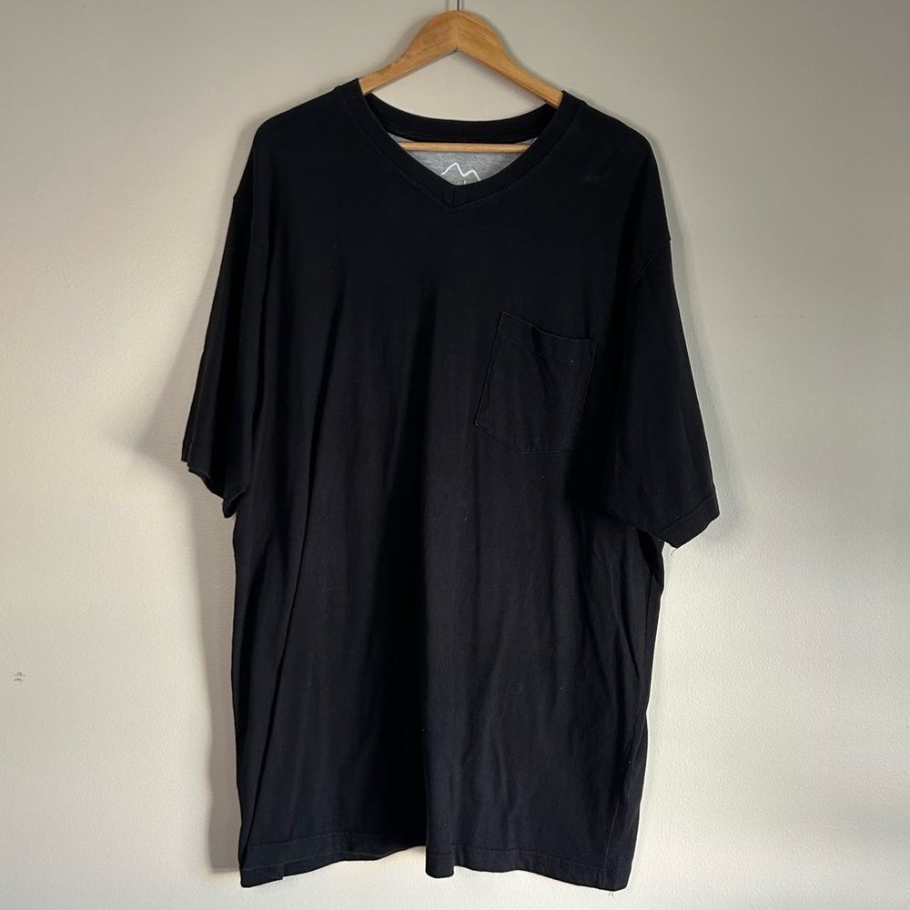 Alpine Lakes Black V Neck Pocket Tee Shirt Size XXL